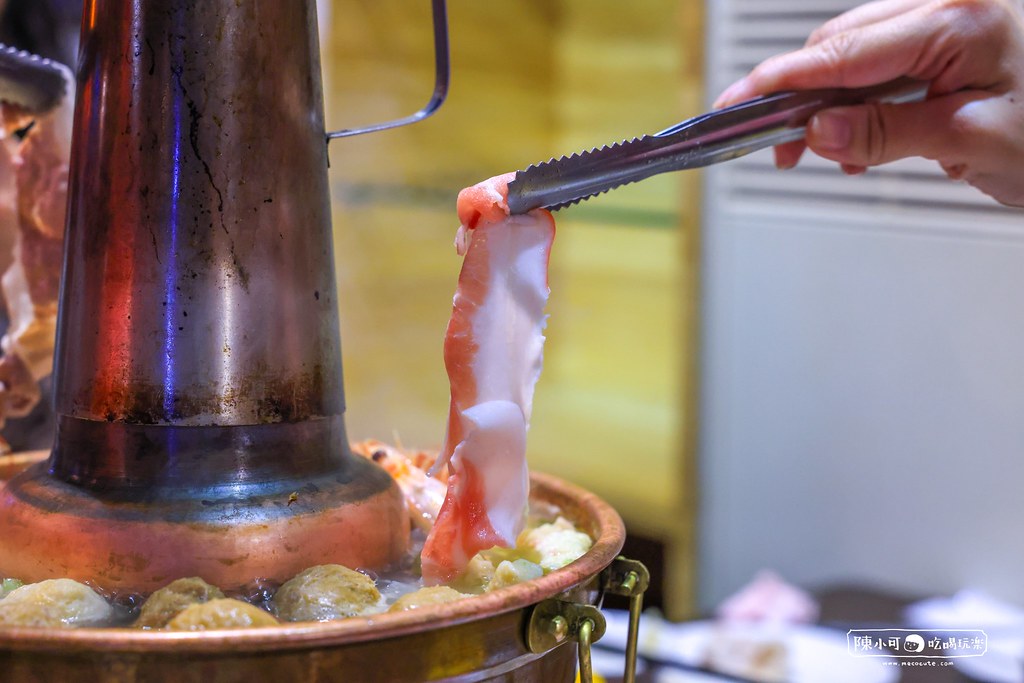 四平小館，酸菜白肉鍋，酸白菜火鍋，中山區美食，松江南京捷運站，四平商圈 @益曼小天使