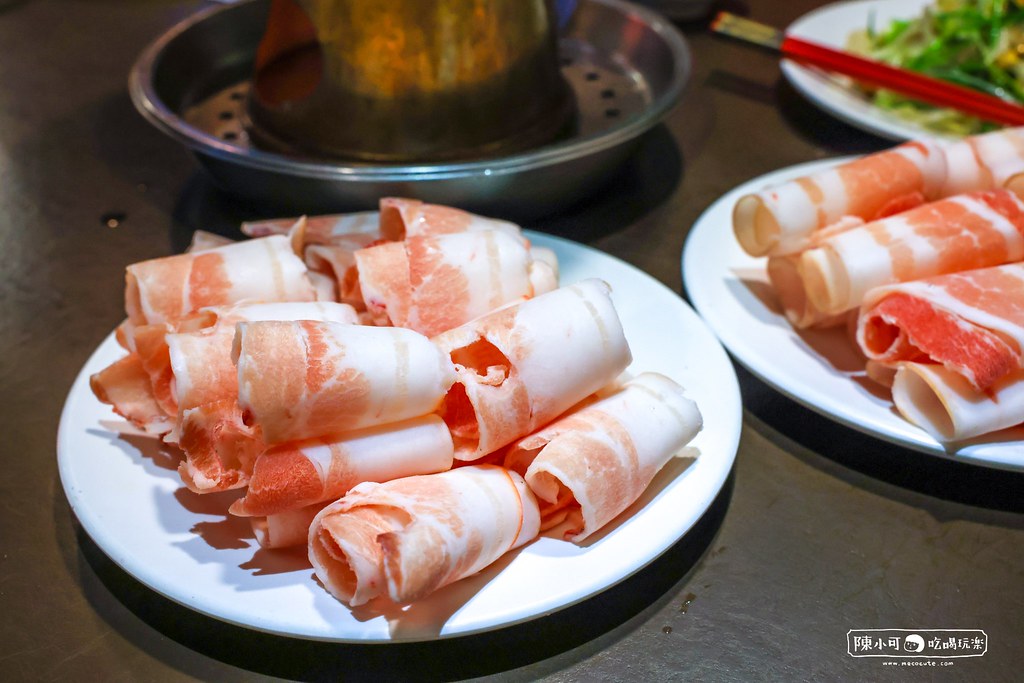 四平小館，酸菜白肉鍋，酸白菜火鍋，中山區美食，松江南京捷運站，四平商圈 @益曼小天使